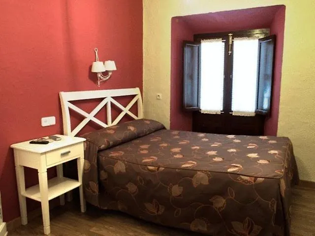 Hostal El Caballo Blanco Osuna 게스트하우스